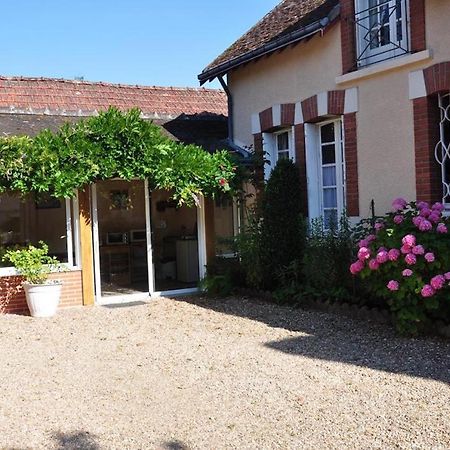 La Petite Tuilerie Hotel Villefranche-sur-Cher Bagian luar foto